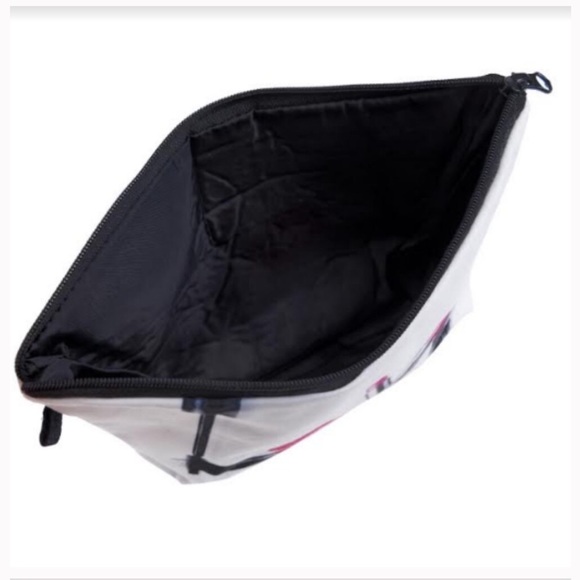 LOVE Pouch ❤️ Makeup Bag Lipstick Mascara💋💄 - Picture 5 of 5